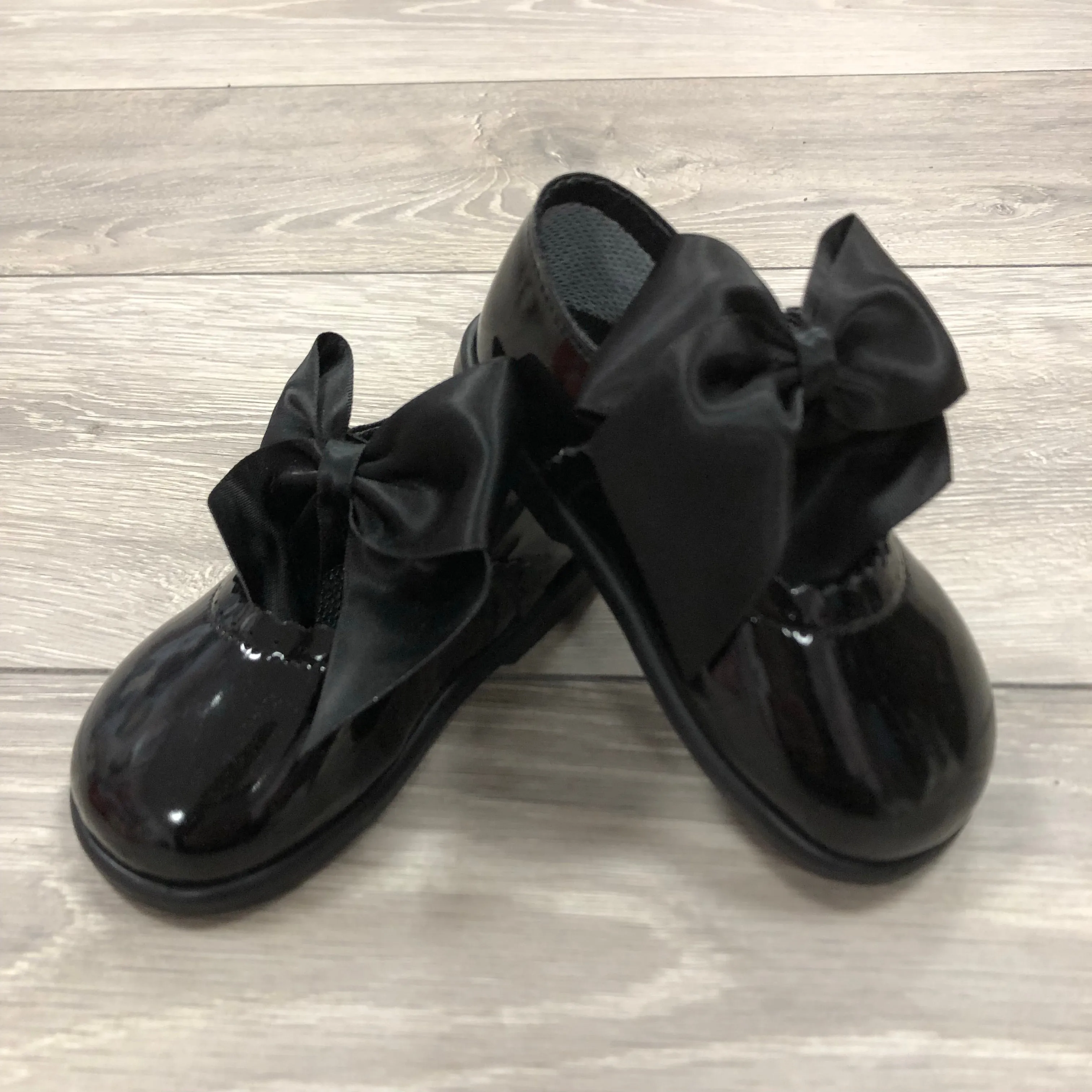 “Amelia” Hard Sole Bow Shoes