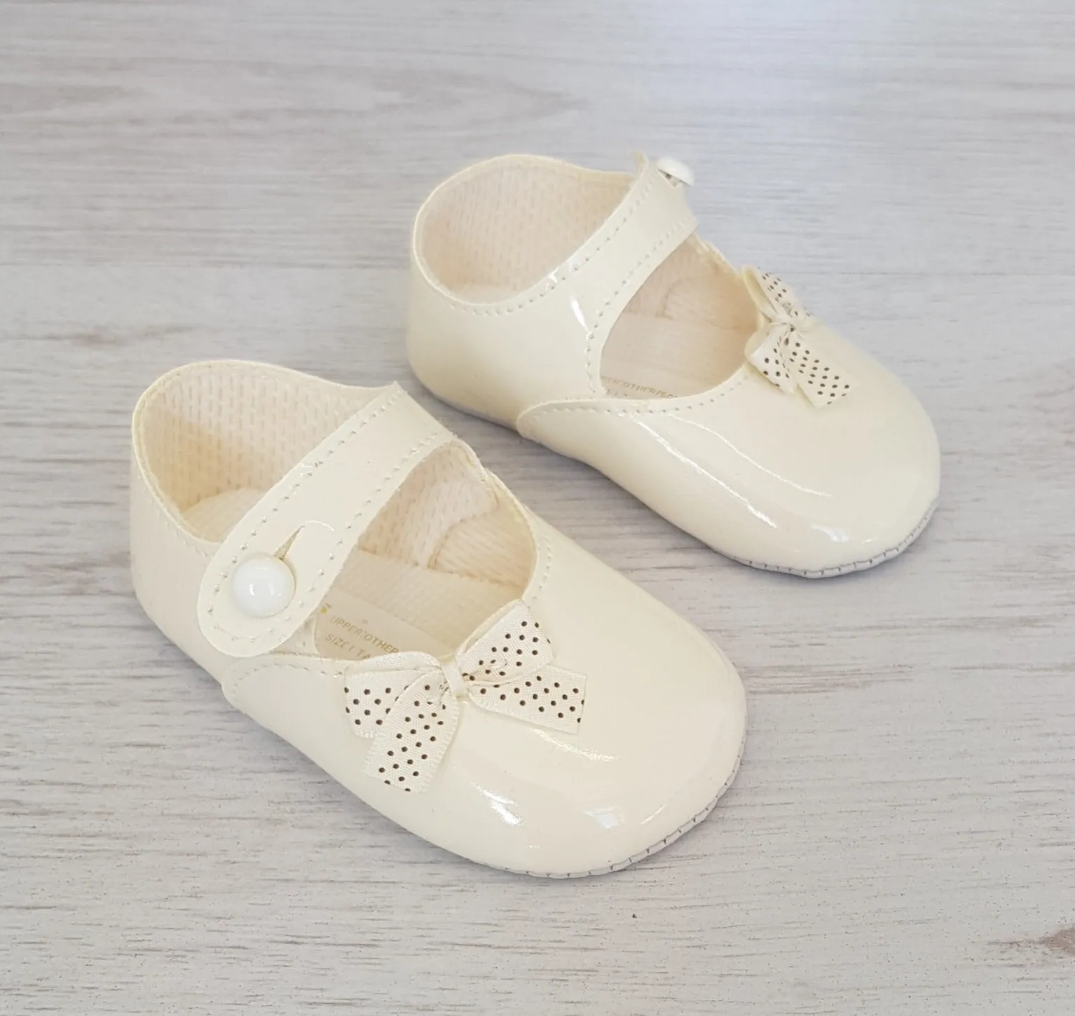 Cream patent polka dot bow soft sole shoes