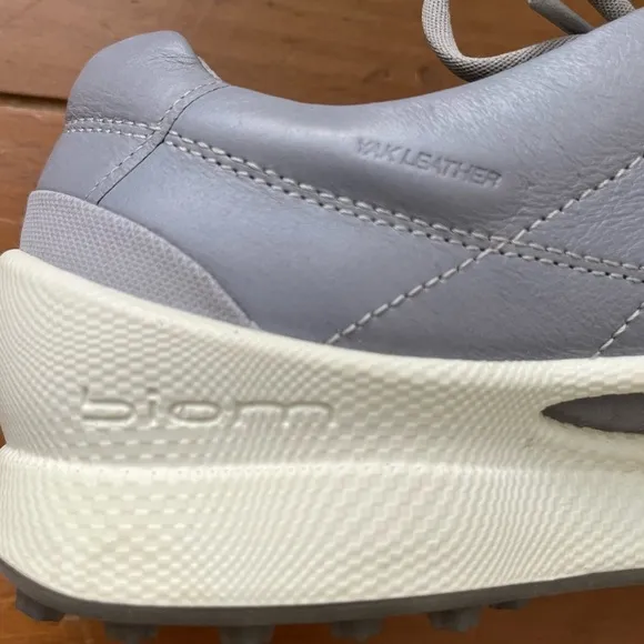 ECCO Women's Biom Hybrid Golf Shoe Silver Gray Spikeless 9 9.5