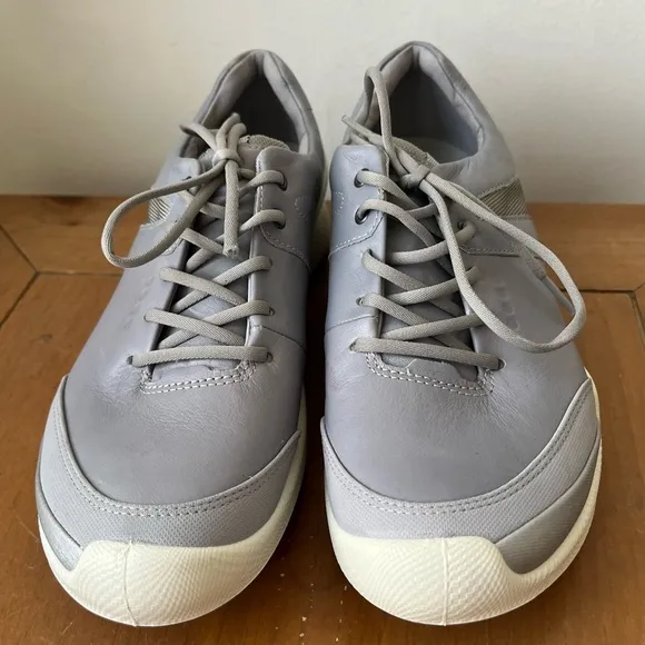 ECCO Women's Biom Hybrid Golf Shoe Silver Gray Spikeless 9 9.5