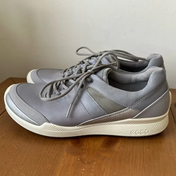 ECCO Women's Biom Hybrid Golf Shoe Silver Gray Spikeless 9 9.5