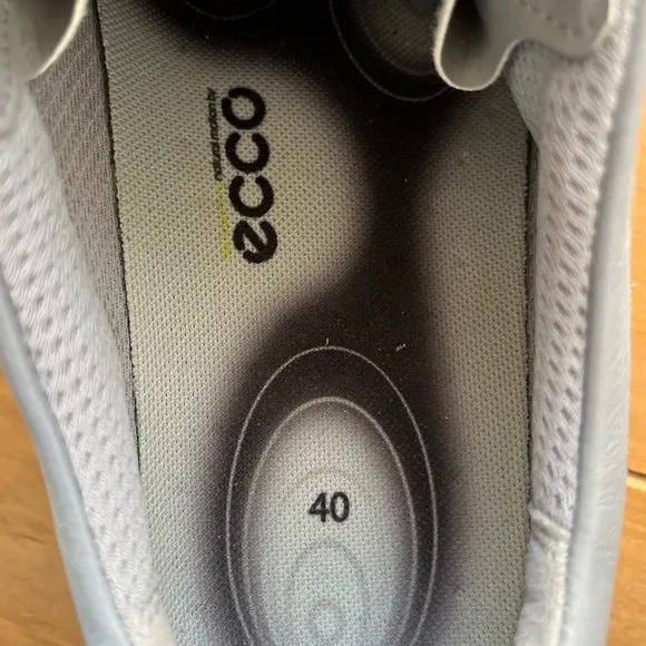 ECCO Women's Biom Hybrid Golf Shoe Silver Gray Spikeless 9 9.5