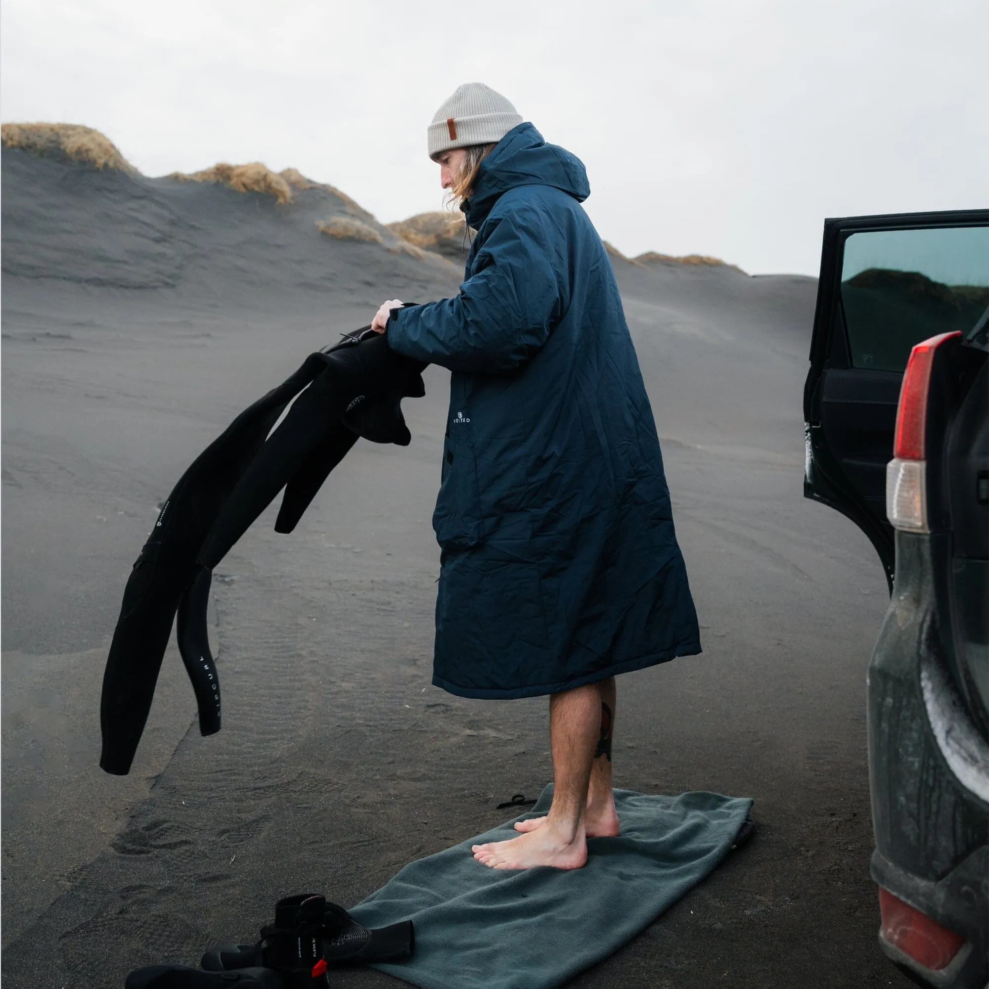 VOITED 2nd Edition Outdoor Changing Robe & Drycoat for Surfing, Camping, Vanlife & Wild Swimming  - Ocean Navy