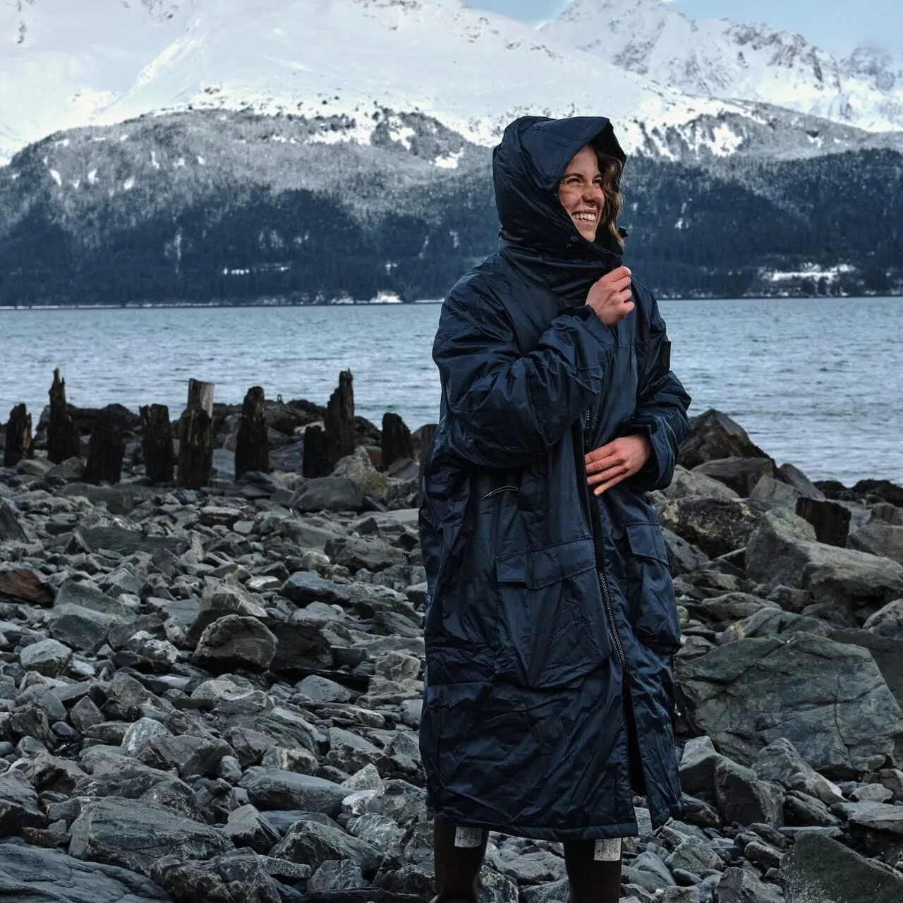 VOITED 2nd Edition Outdoor Changing Robe & Drycoat for Surfing, Camping, Vanlife & Wild Swimming  - Ocean Navy