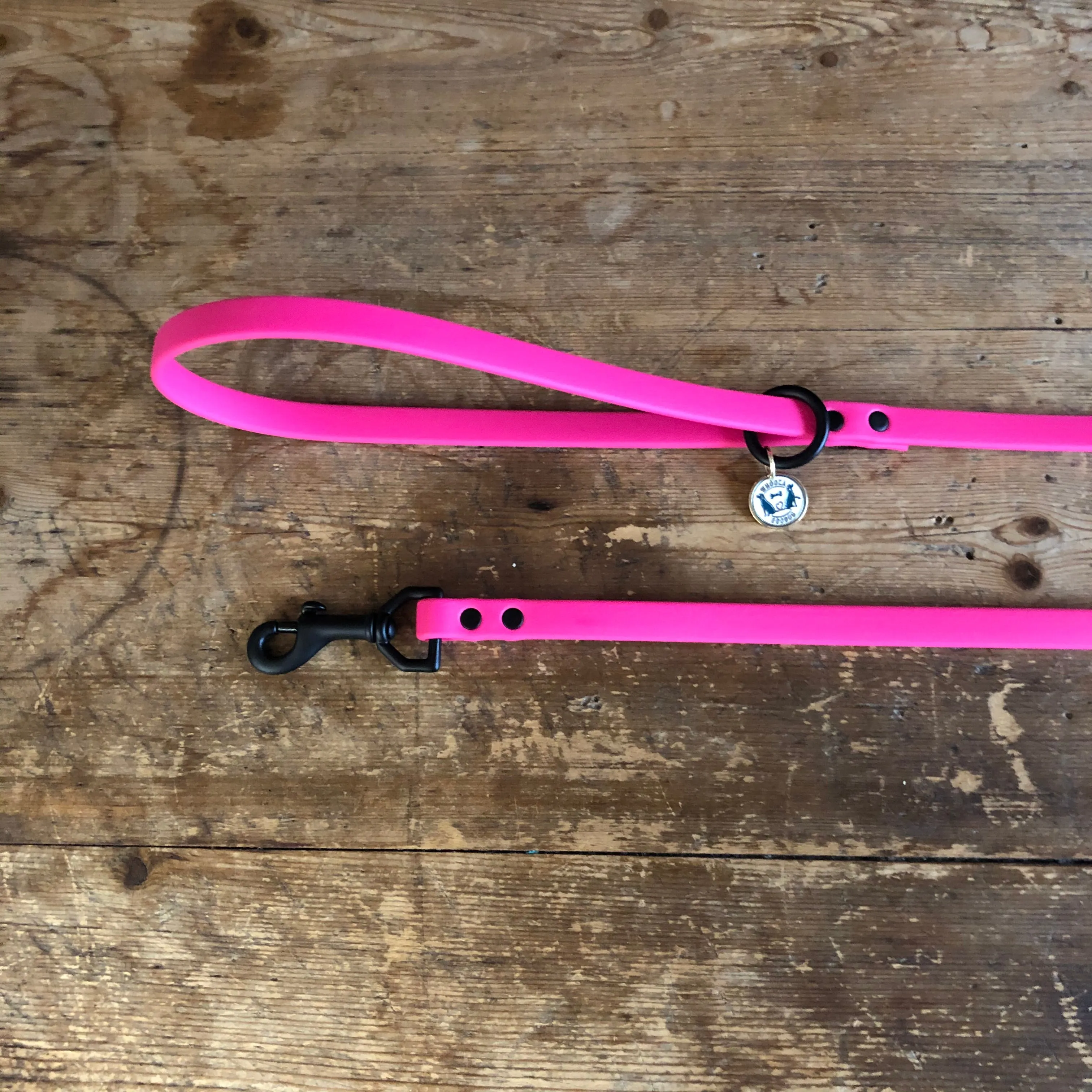 Waterproof Leash : Neon Pink   Black