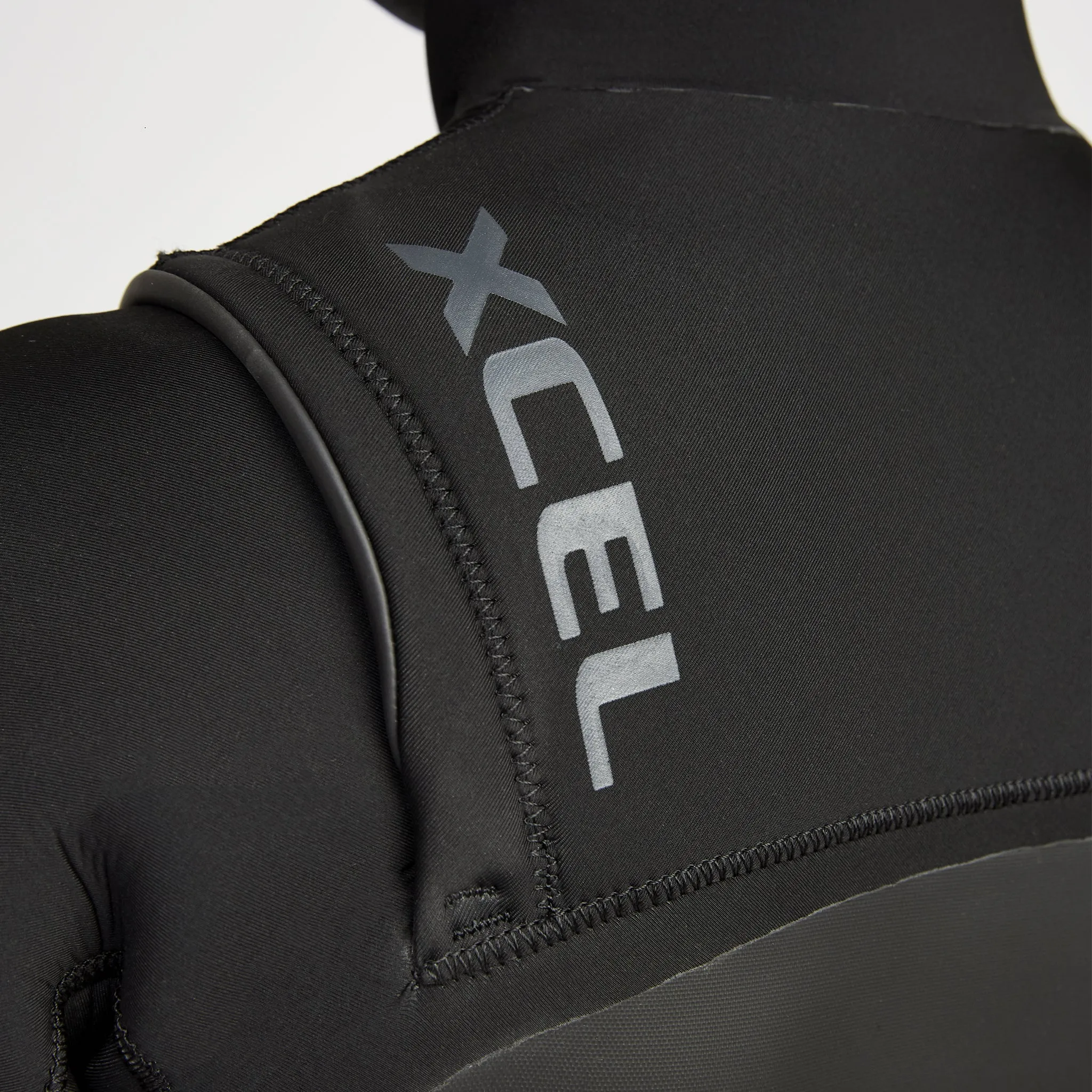Women's Axis Front Zip Hooded Full Wetsuit 5/4mm