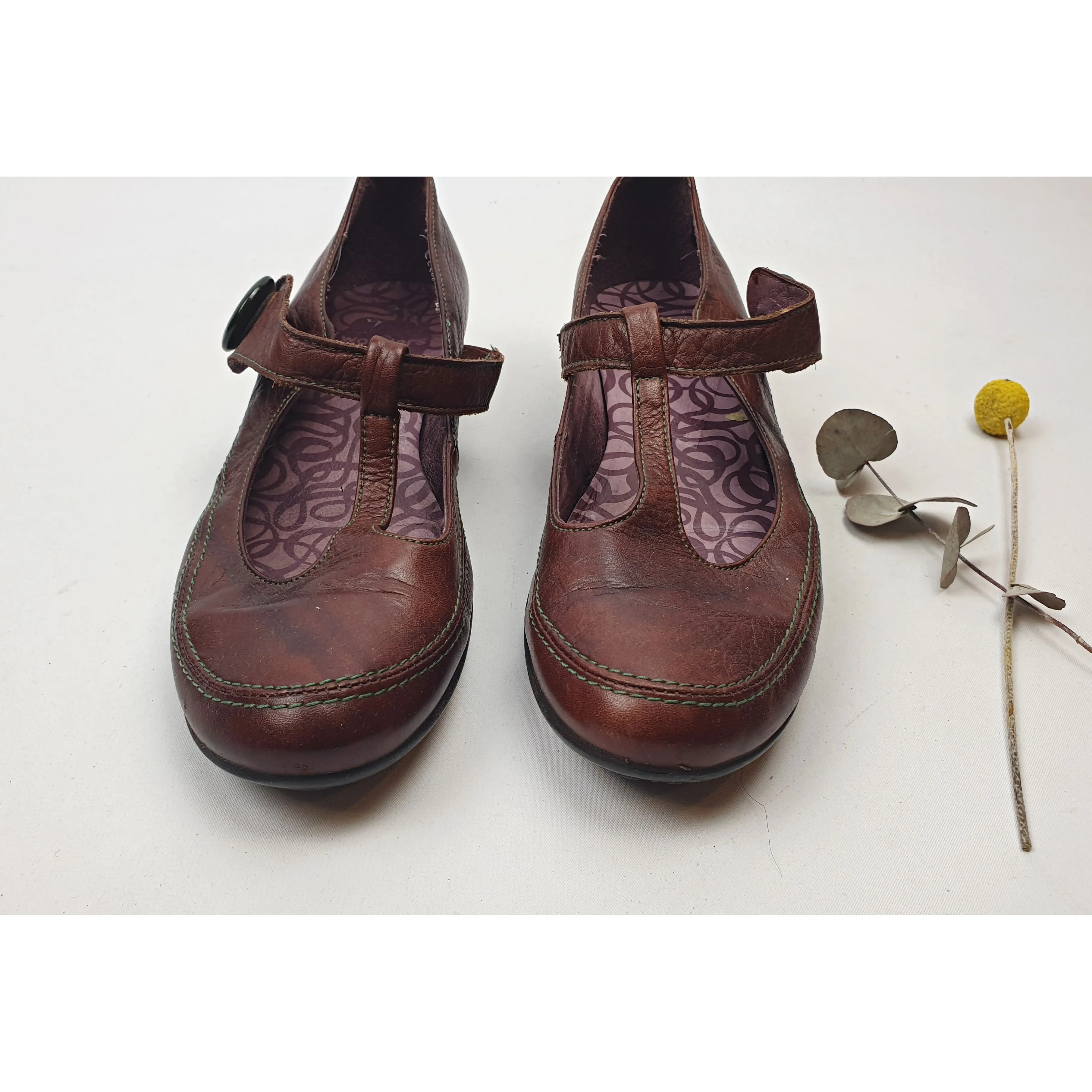 Wonders deep ruddy red leather tee-bar style shoes size 37