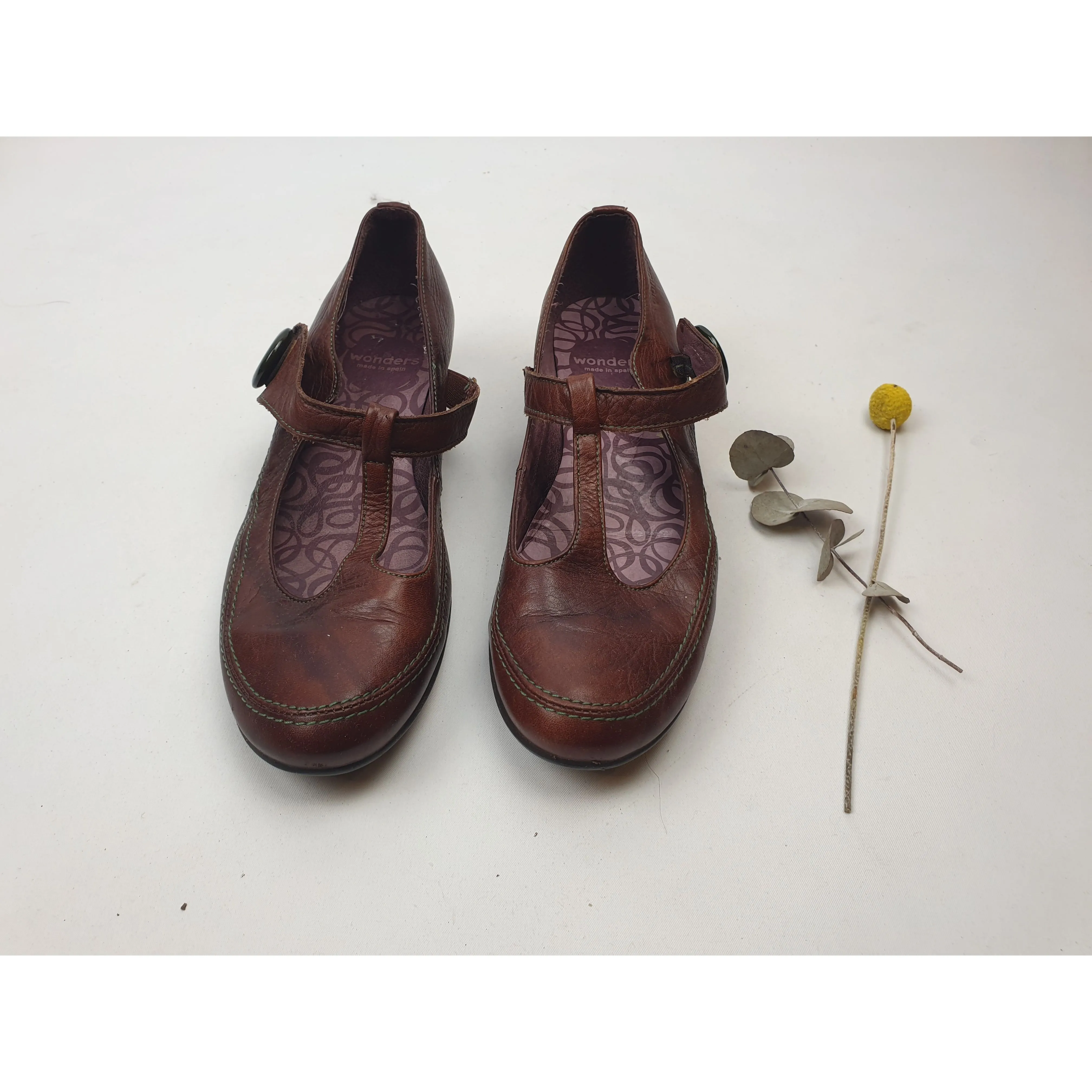 Wonders deep ruddy red leather tee-bar style shoes size 37